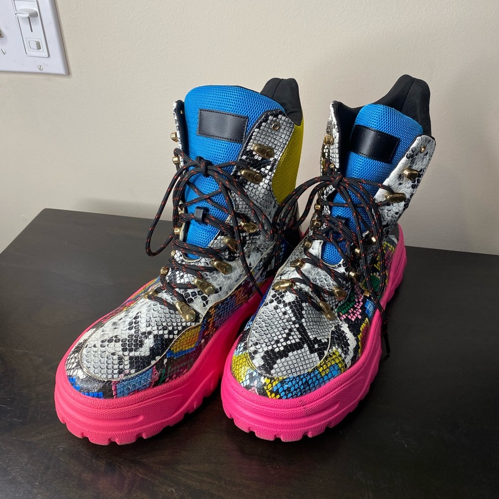 Cape Robbin Multicolor Snake Print Boots with Pink Soles size 9